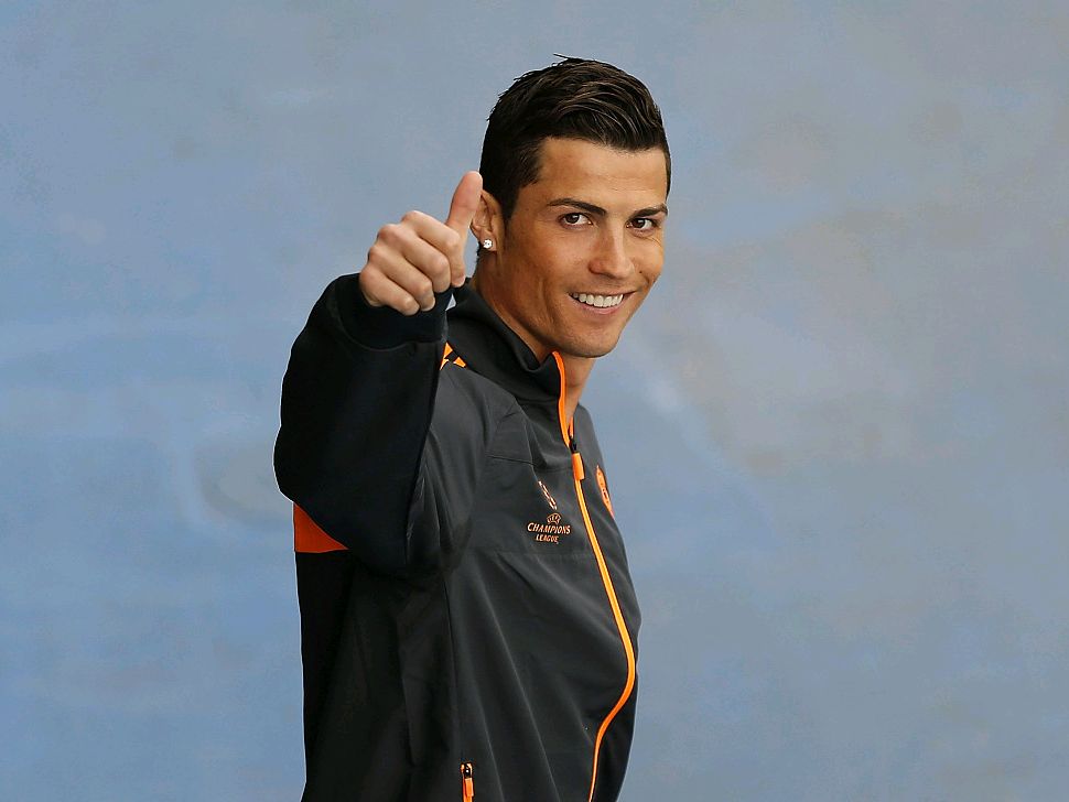 葡媒：C罗明夏世界杯后将与乔治娜在马德拉岛举办婚礼（葡媒称C罗计划于明夏世界杯结束后在马德拉岛与乔治娜举行婚礼）