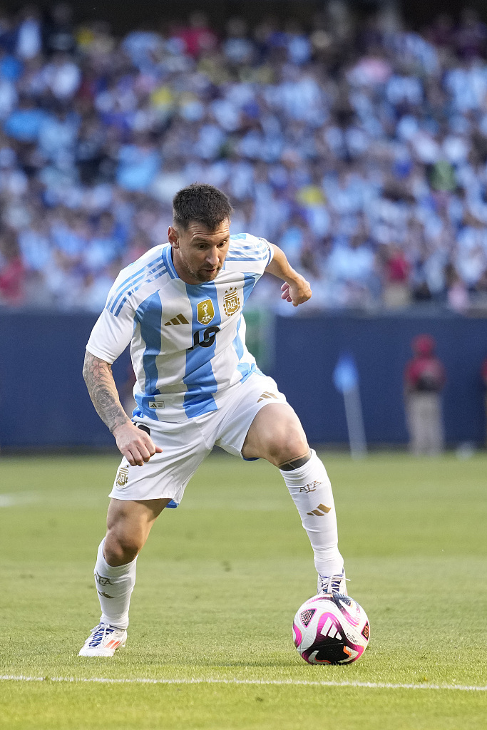 记者：巴萨有人反对买断拉什福德，因他逼抢力度不够&年薪高（记者：巴萨内部有人反对签下拉什福德，认为其压迫强度不足且薪资过高）