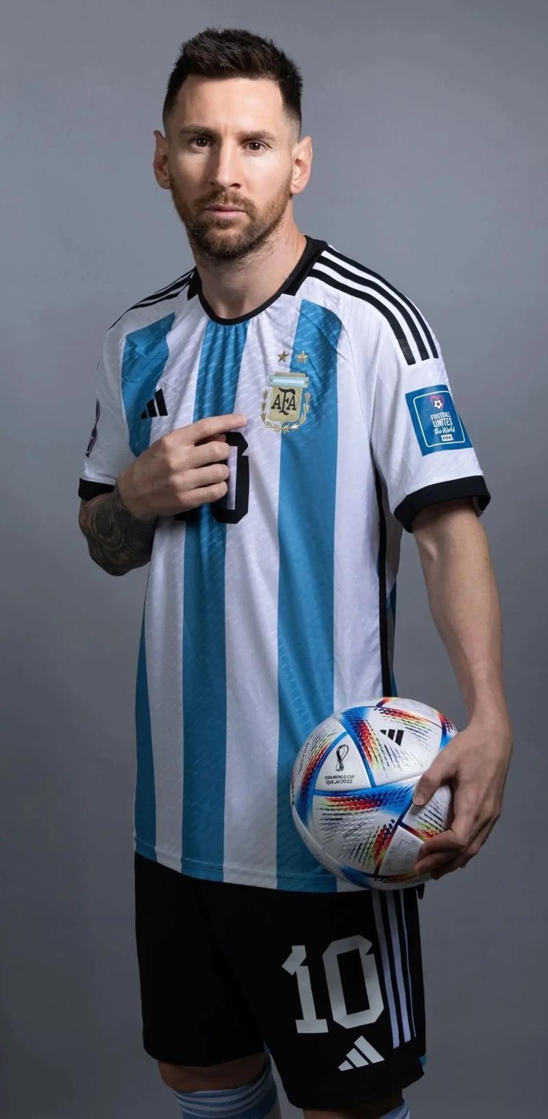 巴萨vs毕尔巴鄂竞技：亚马尔领衔，费尔明、奥尔莫出战（巴萨对阵毕尔巴鄂：亚马尔挂帅，费尔明与奥尔莫登场）