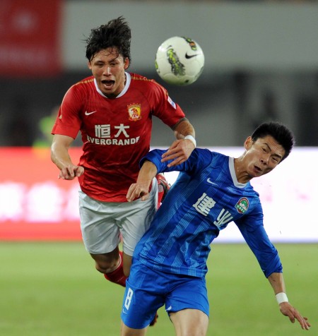 CBA最新排名：上海爆冷丢榜首 广东双杀南京 辽宁完败青岛引关注