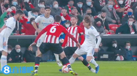 孙颖莎状态下滑有原因！主管教练不护短，讲出她为何还没拿大满贯（孙颖莎状态波动并非无因！主管教练开诚布公：她为何仍与大满贯无缘）