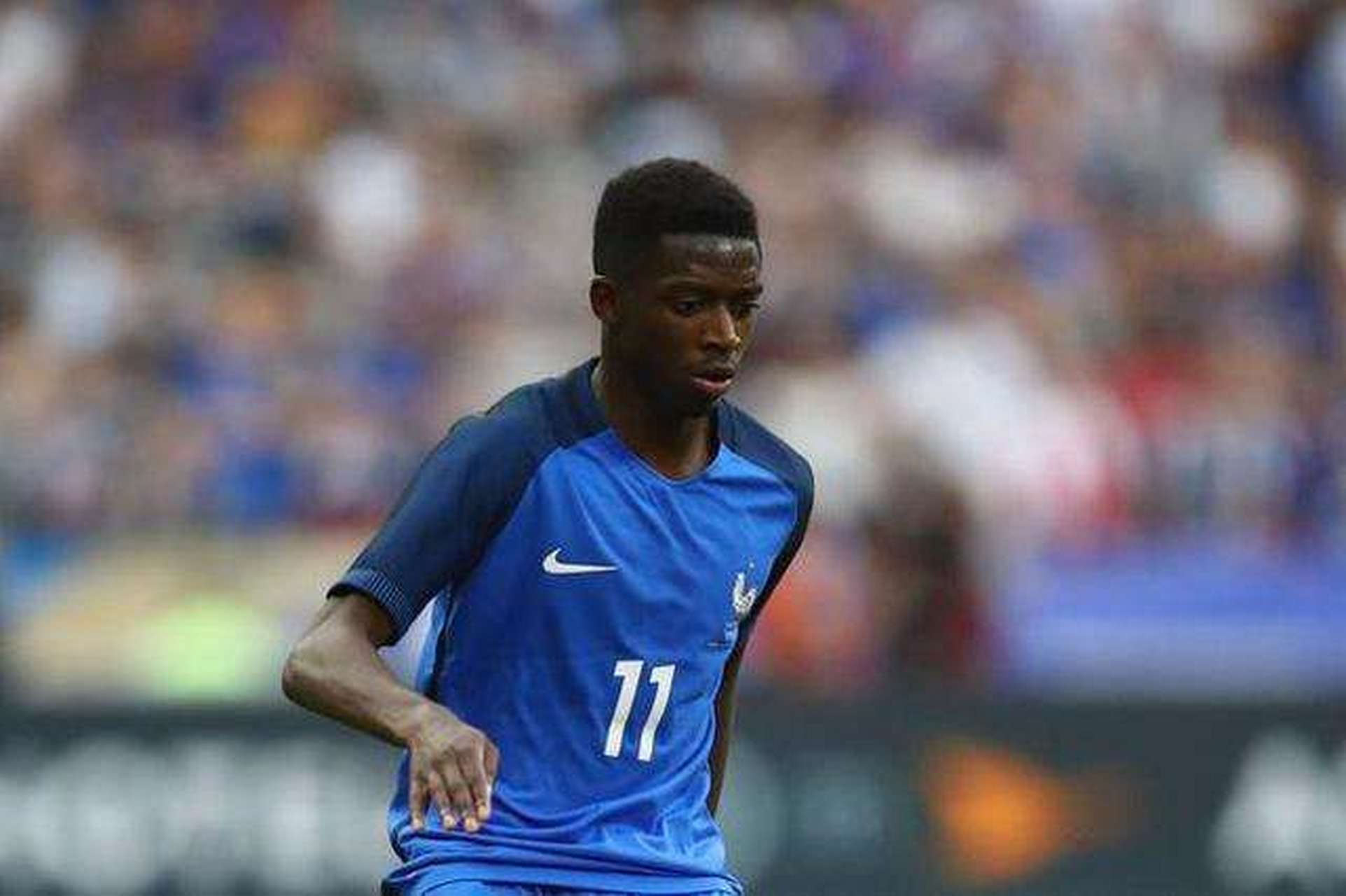 长传精准到像遥控（长传如遥控般精准）