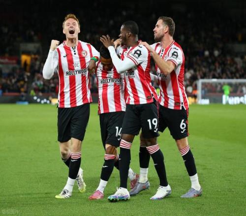 王燊超：最高兴的事是冠军留在了上海；中超整体水平在进步（王燊超：最欣慰冠军留在上海，中超整体水平稳步提升）